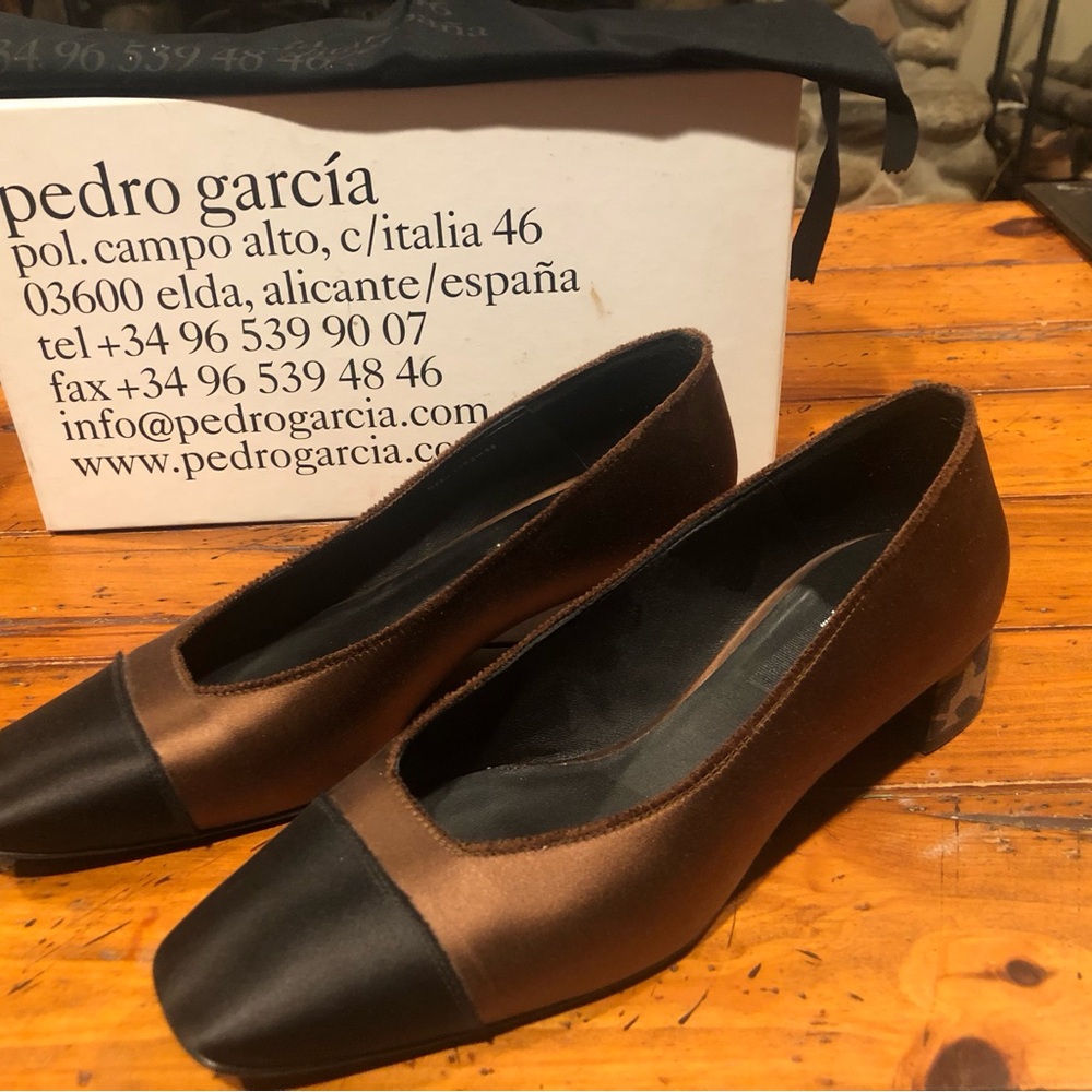 Pedro Garcia-Eladia Satin Pump with Leopard block heel.